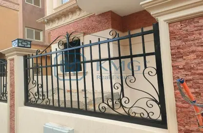 Apartment - 4 Bedrooms - 3 Bathrooms for sale in Talaat Harb Axis - Al Narges - New Cairo City - Cairo