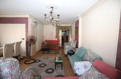 شقة - 2 غرف نوم - 1 حمام للبيع في مصطفي كامل - حي شرق - الاسكندرية