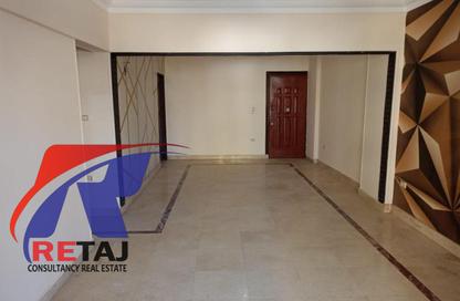 Apartment - 4 Bedrooms - 1 Bathroom for rent in Mohamed Mandour St. - 1st Zone - Nasr City - Cairo