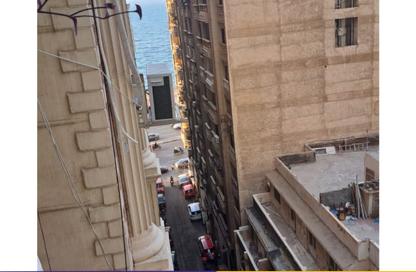 شقة - 3 غرف نوم - 2 حمامات للبيع في لوران - حي شرق - الاسكندرية