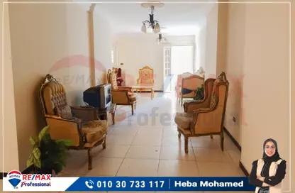 Apartment - 3 Bedrooms - 2 Bathrooms for rent in Abdelhamid Al Abady St. - Bolkly - Hay Sharq - Alexandria