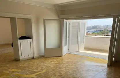 Apartment - 3 Bedrooms - 1 Bathroom for rent in Ahmed Orabi St. - Mohandessin - Giza