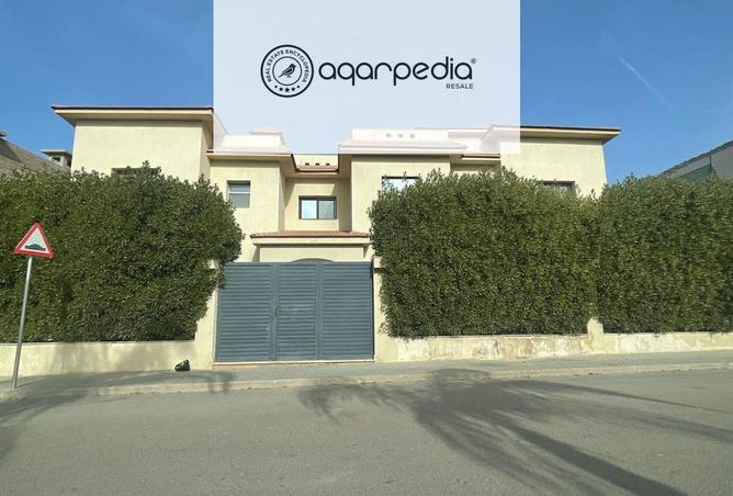 8121915 - Property Image 2