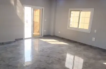 Apartment - 3 Bedrooms - 2 Bathrooms for rent in Aly Sharawy St. - Al Narges 5 - Al Narges - New Cairo City - Cairo