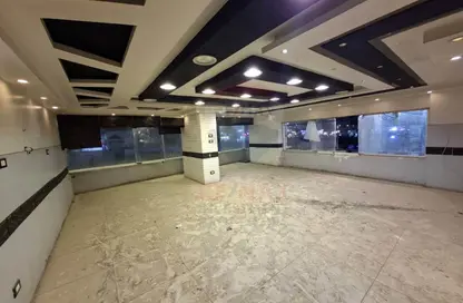 محل تجاري - استوديو - 1 حمام للايجار في شارع محمد نجيب - سيدي بشر - حي اول المنتزة - الاسكندرية