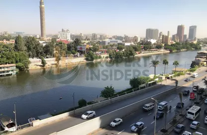 Apartment - 2 Bedrooms - 2 Bathrooms for sale in Nile St. - Dokki - Giza