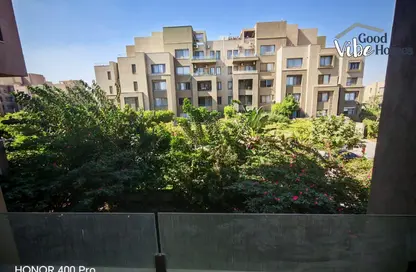 شقة - 2 غرف نوم - 2 حمامات للبيع في فيلدج جيت - المستثمرين الجنوبية - مدينة القاهرة الجديدة - القاهرة