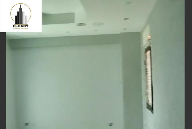 8073086 - Property Image 2
