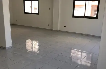 Apartment - 3 Bedrooms - 2 Bathrooms for rent in Mohamed Korayem St. - 6th Zone - Nasr City - Cairo