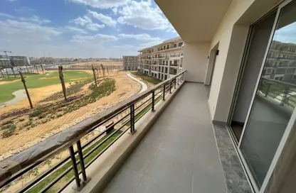 Apartment - 2 Bedrooms - 2 Bathrooms for sale in The Fourteen Golf Residences - Uptown Cairo - Mokattam - Cairo
