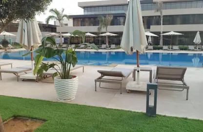 Apartment - 2 Bedrooms - 3 Bathrooms for sale in Fifth Square - The 5th Settlement - New Cairo City - Cairo