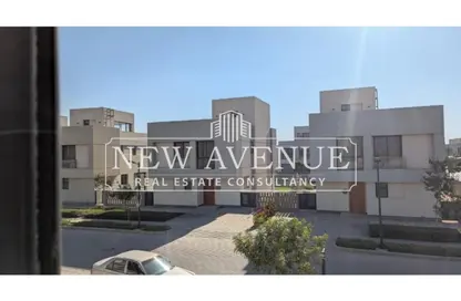 فيلا - 4 غرف نوم - 5 حمامات للبيع في كمبوند البروج - كمبوندات الشروق - مدينة الشروق - القاهرة