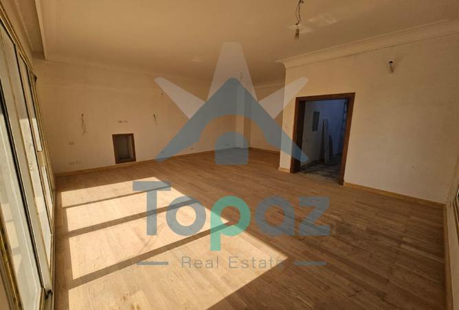 8188647 - Property Image 2