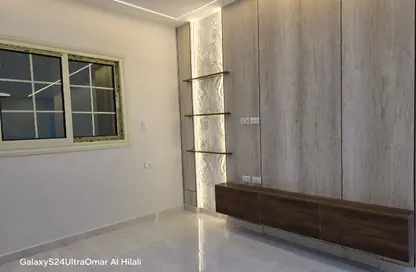 شقة - 2 غرف نوم - 2 حمامات للبيع في البوابة الرابعة - مينا - حدائق الاهرام - الجيزة