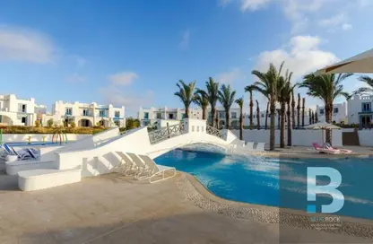 Chalet - 2 Bedrooms - 2 Bathrooms for sale in Mountain View - Ras Al Hekma - North Coast