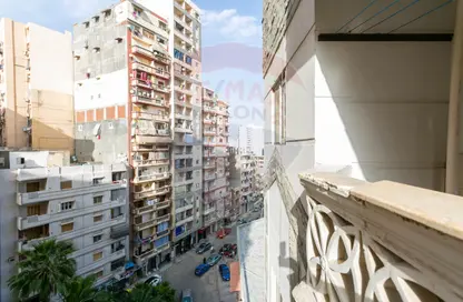 شقة - 3 غرف نوم - 2 حمامات للبيع في سموحة - حي شرق - الاسكندرية
