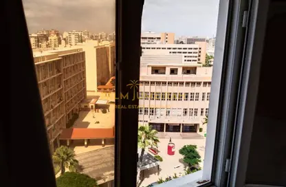 شقة - 3 غرف نوم - 2 حمامات للايجار في طريق الجيش - الأزاريطة - حي وسط - الاسكندرية