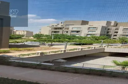 Apartment - 2 Bedrooms - 2 Bathrooms for sale in Palm Hills Village Gate - South Investors Area - New Cairo City - Cairo