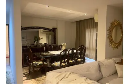 Apartment - 2 Bedrooms - 2 Bathrooms for sale in Omarat Madinet Al Fath St. - Al Hadiqah Al Dawliyah - 7th District - Nasr City - Cairo
