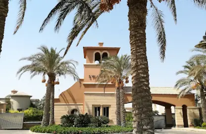 فيلا - 5 غرف نوم - 5 حمامات للبيع في سوان ليك قطامية - التجمع الاول - مدينة القاهرة الجديدة - القاهرة