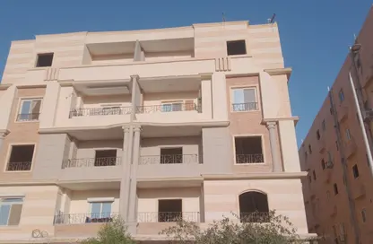 شقة - 3 غرف نوم - 3 حمامات للبيع في المنطقة الخامسة - مدينة الشروق - القاهرة