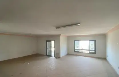 Apartment - 3 Bedrooms - 2 Bathrooms for sale in Abbas Zazoa St. - 7th District - Nasr City - Cairo