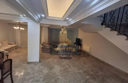 فيلا - 3 غرف نوم - 3 حمامات للايجار في زايد 2000 - الحي الرابع - الشيخ زايد - الجيزة