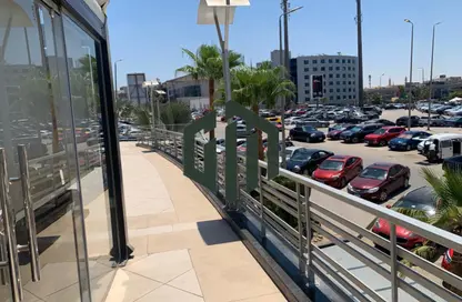 محل تجاري - استوديو - 1 حمام للايجار في شارع مجمع البنوك - شارع التسعين الجنوبي - التجمع الخامس - مدينة القاهرة الجديدة - القاهرة