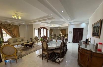 Apartment - 3 Bedrooms - 3 Bathrooms for rent in Mohamed Hussein Mahmoud St. - Area E - Ganoob El Acadimia - New Cairo City - Cairo