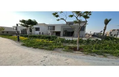 Villa - 3 Bedrooms - 3 Bathrooms for sale in Sodic East - 6th District - New Heliopolis - Cairo