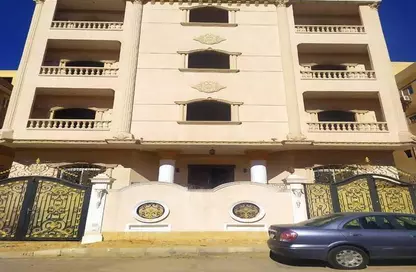 Apartment - 3 Bedrooms - 3 Bathrooms for sale in Street 10 - 11th District - Sheikh Zayed City - Giza