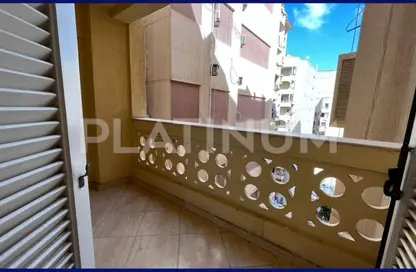Apartment - 3 Bedrooms - 2 Bathrooms for rent in Al Safa St. - Smouha - Hay Sharq - Alexandria