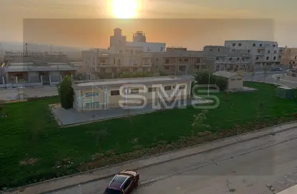 شقة - 3 غرف نوم - 3 حمامات للايجار في امتداد غرب جولف - كمبوندات القطامية - القطامية - مدينة القاهرة الجديدة - القاهرة