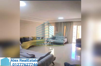 Apartment - 3 Bedrooms - 1 Bathroom for rent in Shaarawy St. - Laurent - Hay Sharq - Alexandria