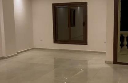 شقة - 4 غرف نوم - 2 حمامات للايجار في شارع دكتور علي مشرفة - النرجس 6 - النرجس - مدينة القاهرة الجديدة - القاهرة