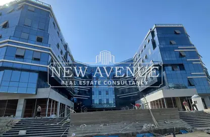 Retail - Studio - 2 Bathrooms for sale in Kernel Business Hub - North Teseen St. - The 5th Settlement - New Cairo City - Cairo