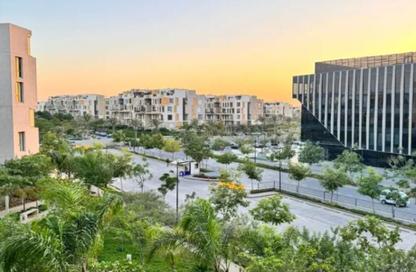 Apartment - 3 Bedrooms - 3 Bathrooms for sale in Eastown - 5th Settlement Compounds - The 5th Settlement - New Cairo City - Cairo
