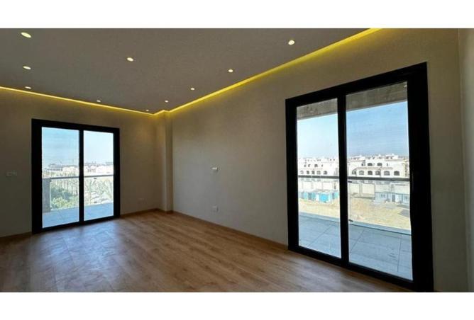 8365981 - Property Image 3