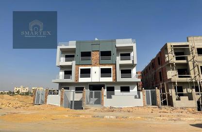 شقة - 3 غرف نوم - 2 حمامات للبيع في المجاورة الخامسة - الحي الثالث شرق - مدينة الشروق - القاهرة