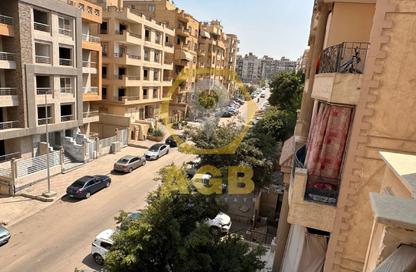 شقة - 3 غرف نوم - 2 حمامات للبيع في شارع 26 - الهضبة العليا - المقطم - القاهرة