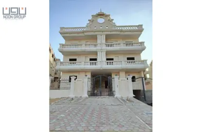 Apartment - 3 Bedrooms - 4 Bathrooms for sale in 3rd Neighborhood - 3rd District East - Shorouk City - Cairo