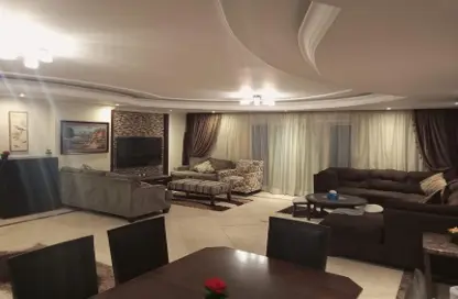 Apartment - 3 Bedrooms - 2 Bathrooms for rent in Gameat Al Dewal Al Arabeya St. - Mohandessin - Giza