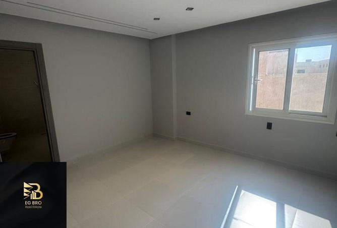 8182427 - Property Image 2