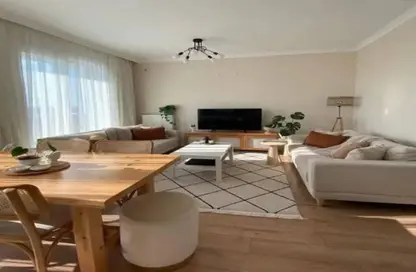 شقة - 3 غرف نوم - 2 حمامات للبيع في ستودا - شيراتون المطار - النزهة - القاهرة