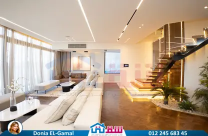 فيلا - 4 غرف نوم - 2 حمامات للبيع في سكاي لاين - سموحة - حي شرق - الاسكندرية