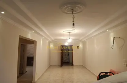 Apartment - 3 Bedrooms - 2 Bathrooms for sale in Luxor St. - Cleopatra - Hay Sharq - Alexandria