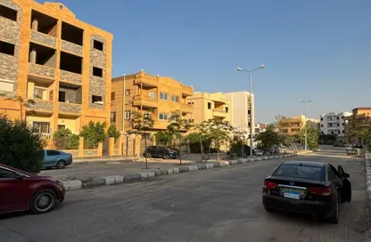 شقة - 4 غرف نوم - 3 حمامات للبيع في المجاورة العاشرة - الحي الثالث شرق - مدينة الشروق - القاهرة