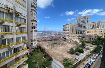 شقة - 3 غرف نوم - 3 حمامات للبيع في زيزينيا - حي شرق - الاسكندرية