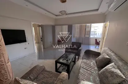 شقة - 2 غرف نوم - 2 حمامات للايجار في شارع محمد مرعشلي - الزمالك - القاهرة