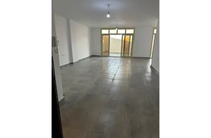 Apartment - 3 Bedrooms - 2 Bathrooms for rent in Ganoob El Acadimia - New Cairo City - Cairo